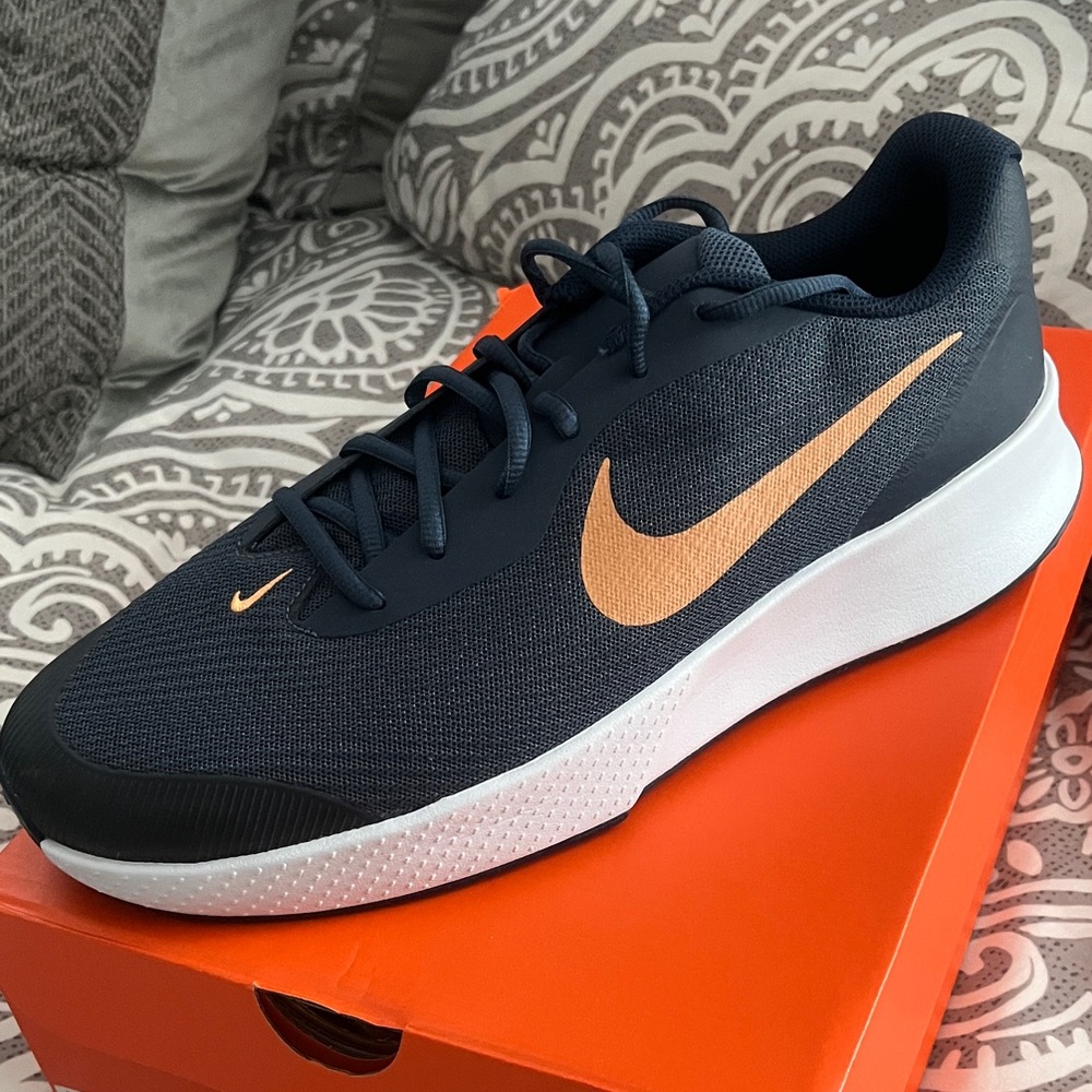 Nike Men's Dark Blue and Gold Sneakers (Brand New—Never Worn!)